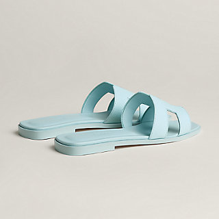 こなれ感漂う上質サンダル★【HERMES】Oran Bleu brume Oran sandal | Hermès USA
